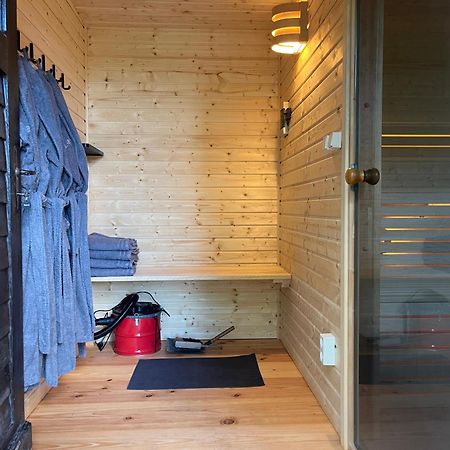 Romantisches Studio Am Waldesrand Mit Gartensauna Schwarz Exteriör bild