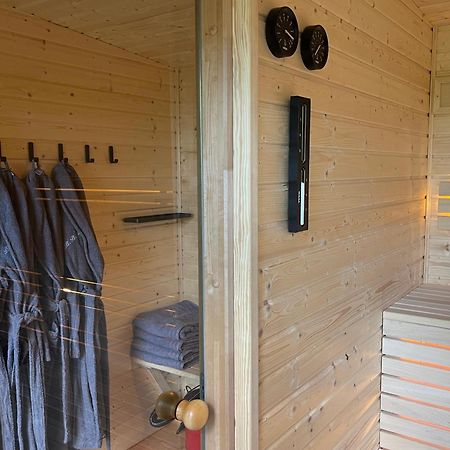Romantisches Studio Am Waldesrand Mit Gartensauna Schwarz Exteriör bild