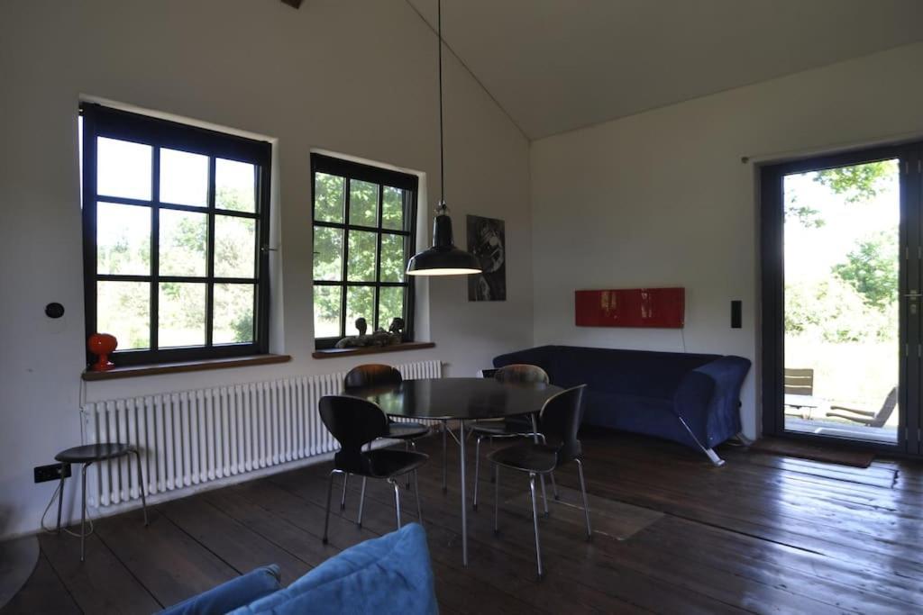 Romantisches Studio Am Waldesrand Mit Gartensauna Schwarz Exteriör bild