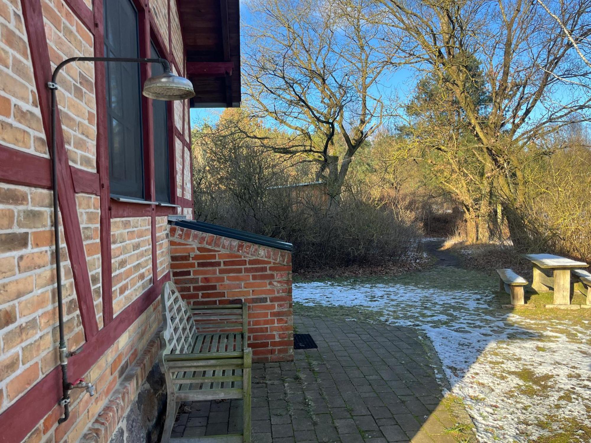 Romantisches Studio Am Waldesrand Mit Gartensauna Schwarz Exteriör bild